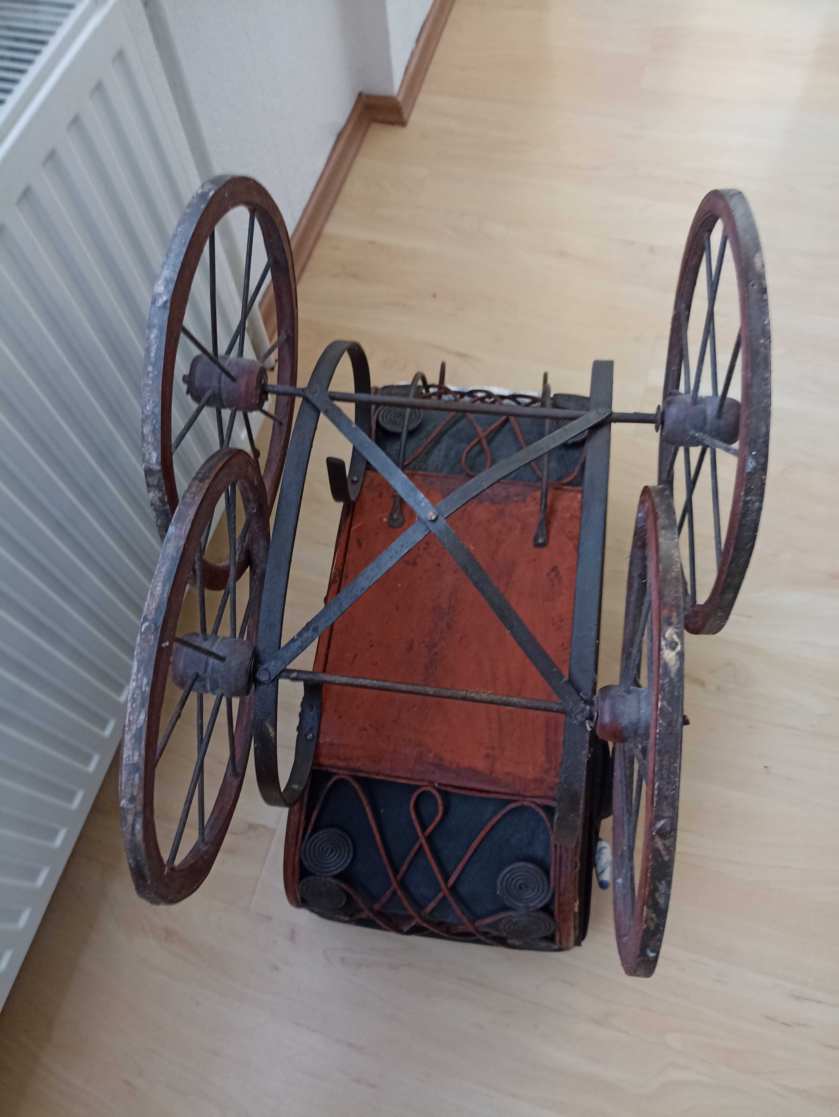 Винтажная коляска для кукол 18 века. Германия.