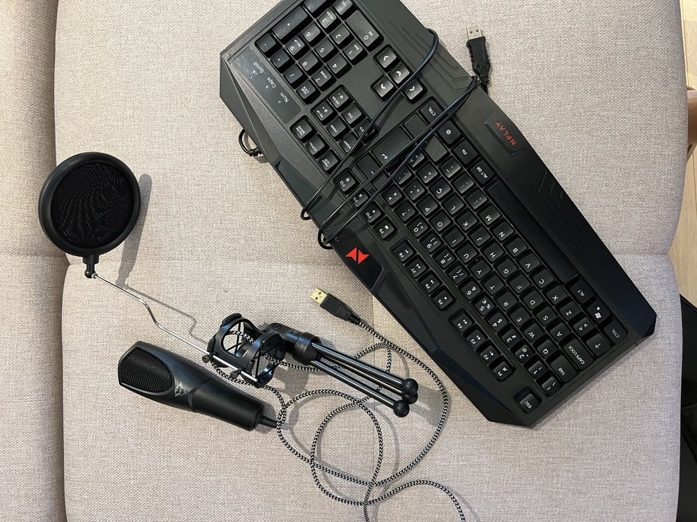 Conjunto microfone e Teclado gaming