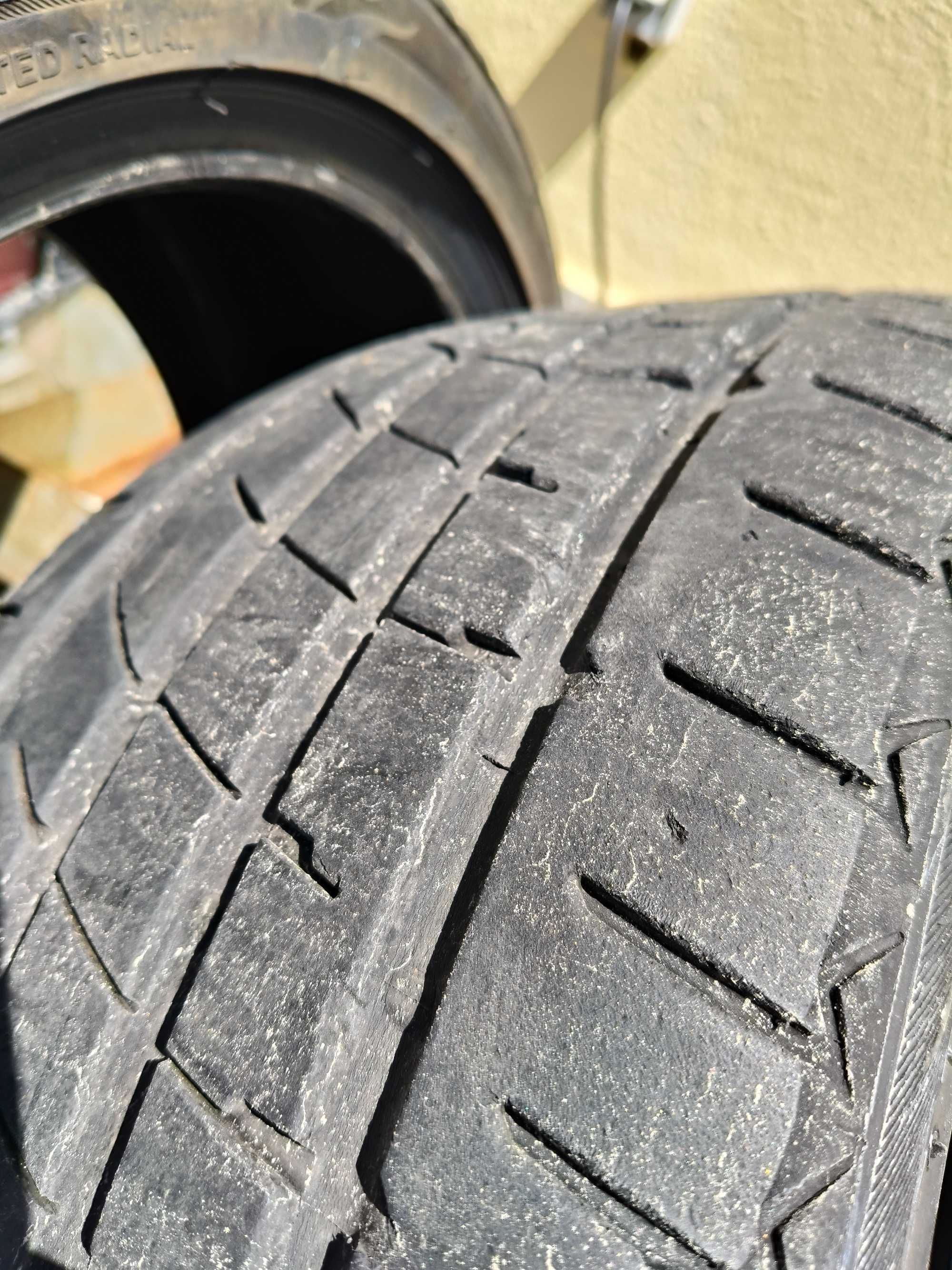 Pneus 225/40 r18