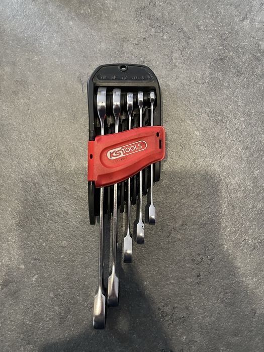 Zestaw kluczy płaskooczkowych ks tools 8-19 z grzechotką