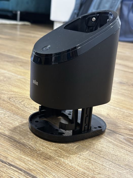 Braun S9 очисна зарядна станція