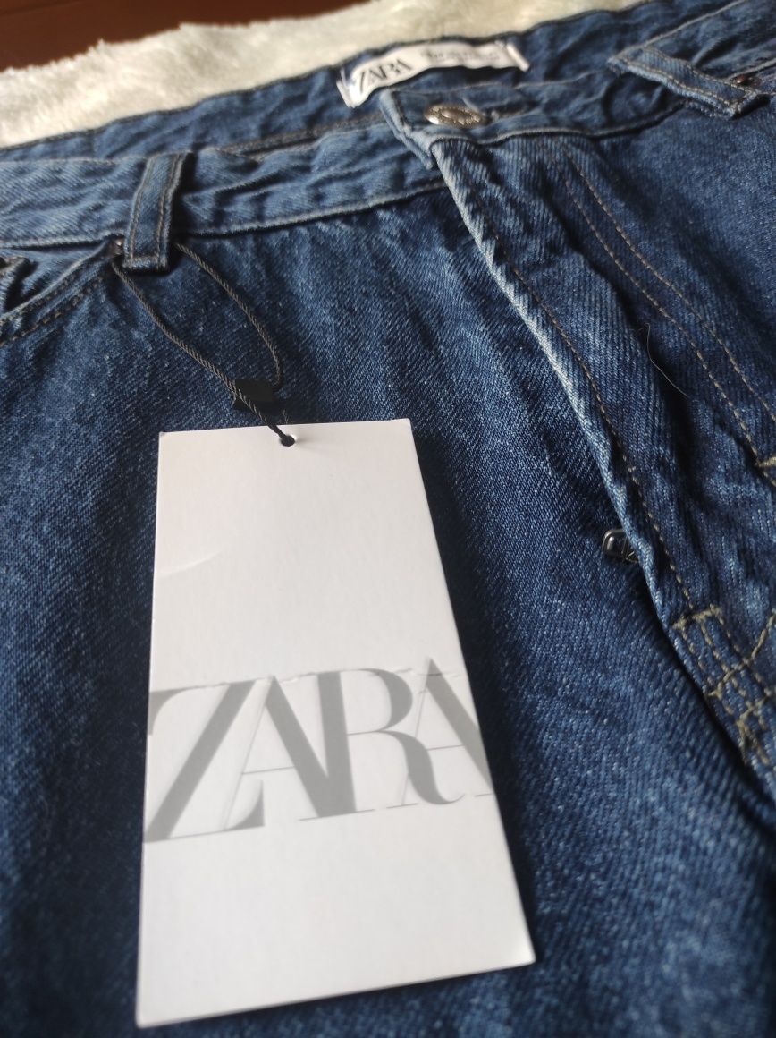 Dżinsowe spodnie Zara