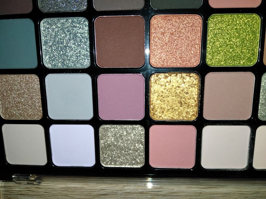 Nyx Ultimate Utopia paleta cieni