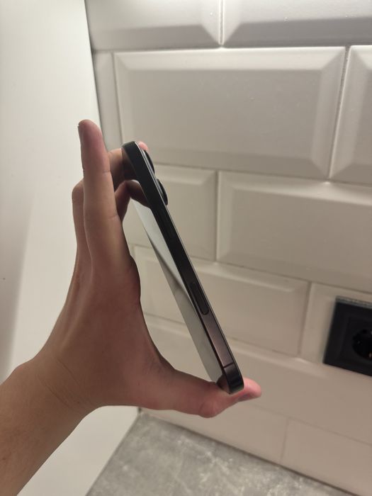 Iphone 16pro 1tb e-Sim neverlock Titanium Black