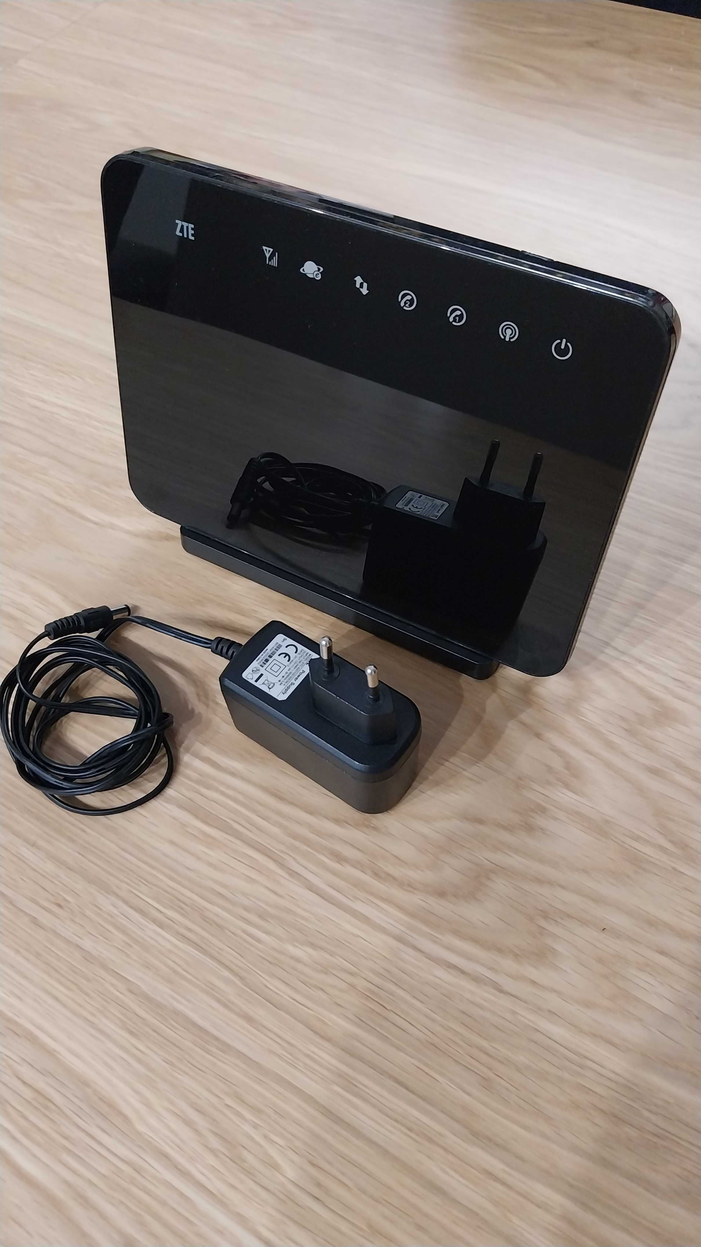 ROUTER ZTE MF28D LTE/UMTS SIM, WIFI 4 x LAN, wejście 2 x antena