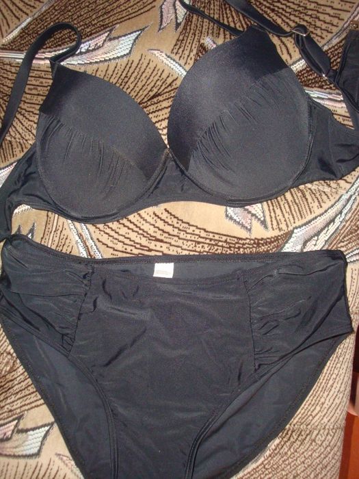 Купальнк новый объем 80-85  С,  Д