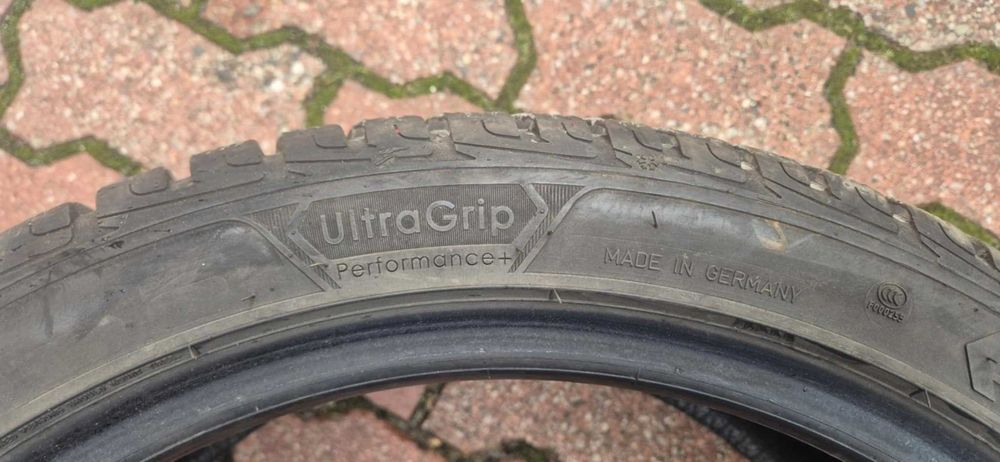 Opony zimowe 245x40R18 Goodyear  4szt Z804