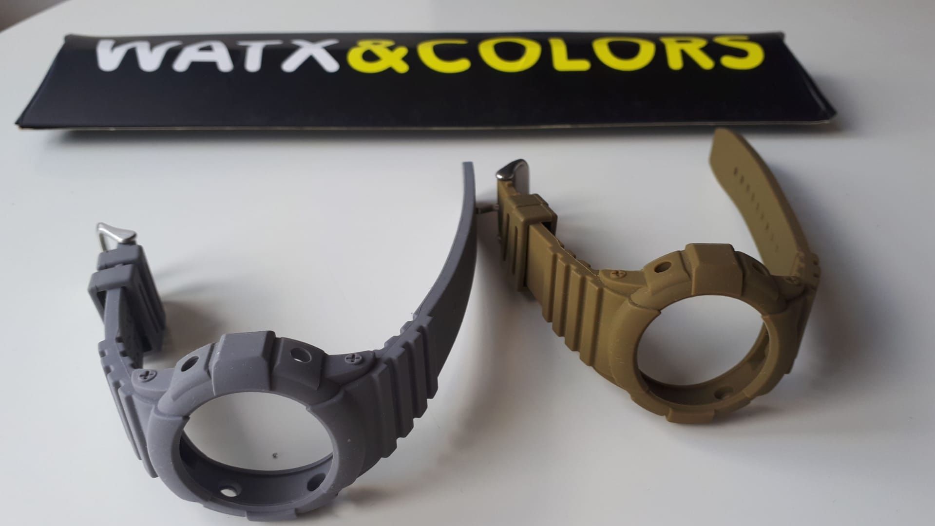 Braceletes novas WATX, tamanho M, de várias cores e modelos, com caixa