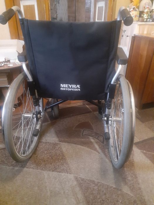 Инвалидное кресло