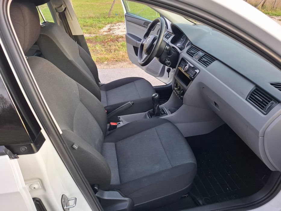 1.4 TDI_2015_Rapisd_Utrzymana_Do jazdy_4.5L na 100km