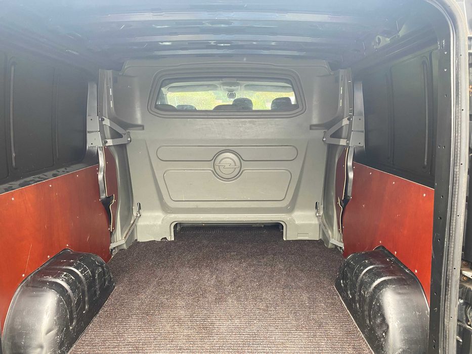 Opel Vivaro 2.5 CDTI 147 KM Oryg.Brygadówka  6-Cio Osobowy Zadbany PL