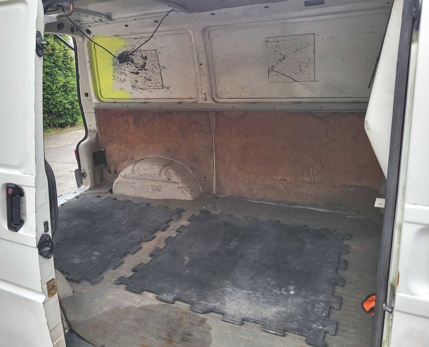 Volkswagen Transporter T4 1,9 TD ma moc niski przebieg