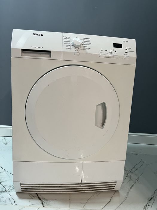 Сушильна машина Aeg