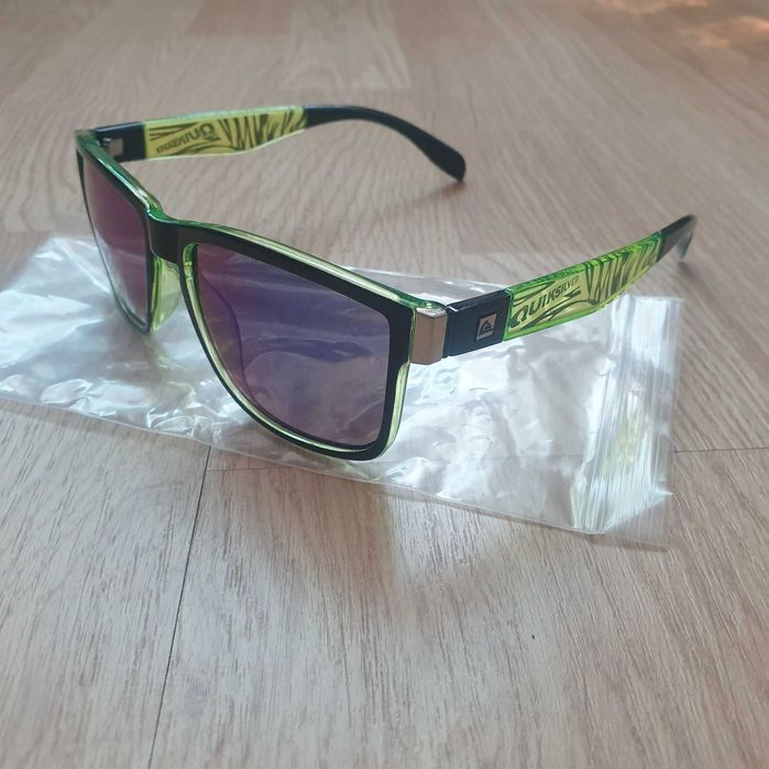Quiksilver okulary przeciwsłoneczne oprawki zielony motyw