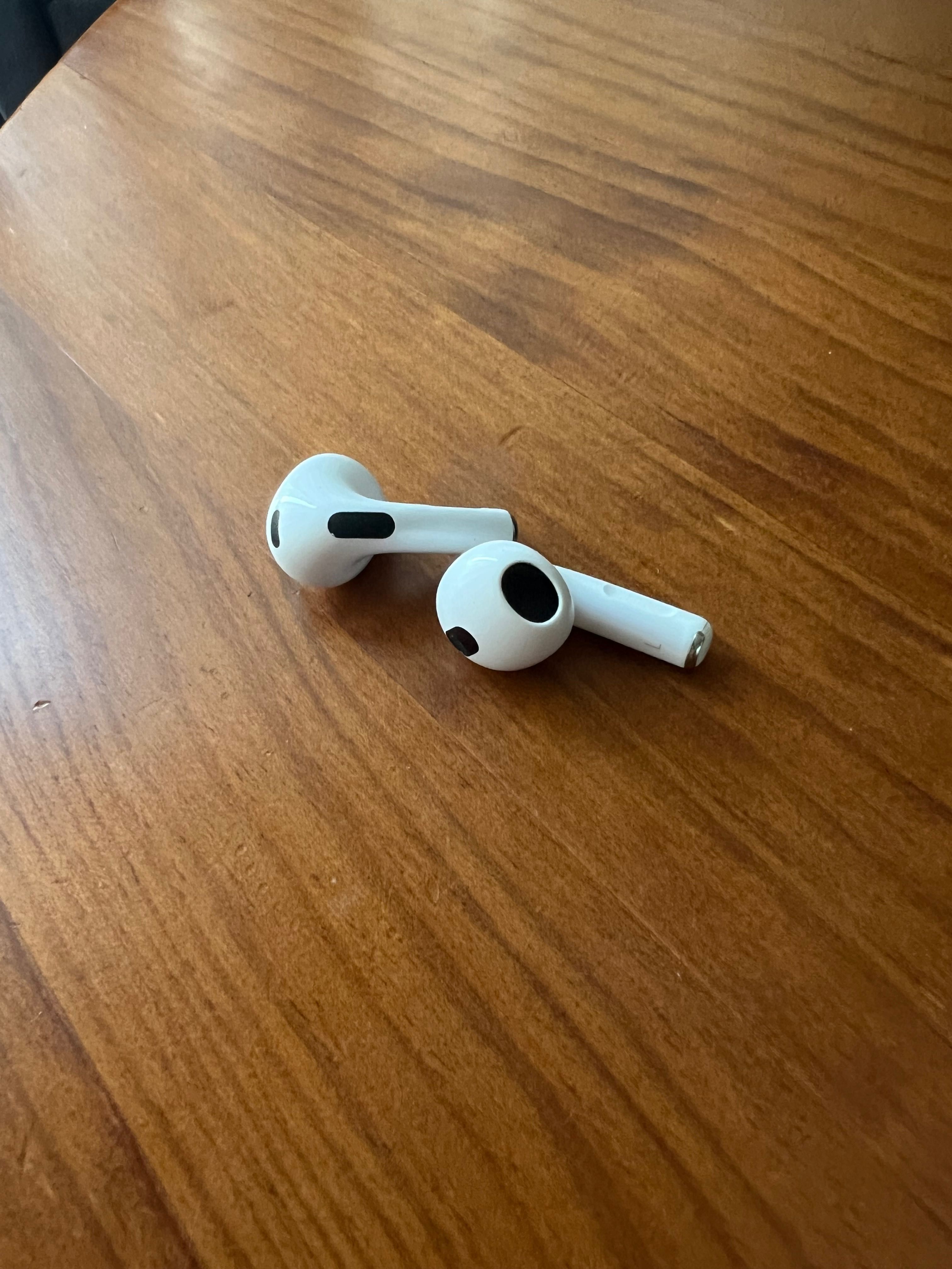 AirPods 3 em ótimo estado
