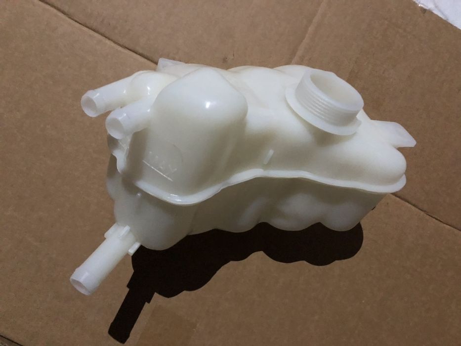 Бачок омывателя, расширительный Ford Fusion USA 13-19 (Фьюжн)