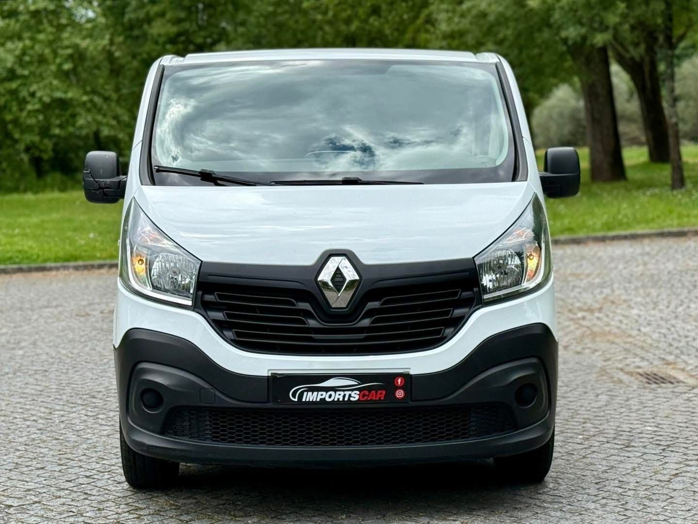 Renault Trafic Outro