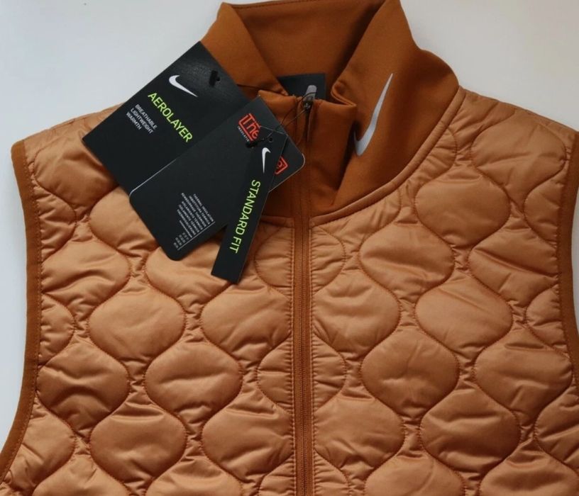 Нова жіноча жилетка Nike Aerolayer