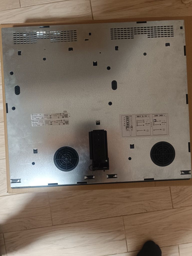 Продам електро плиту Electrolux індуційну