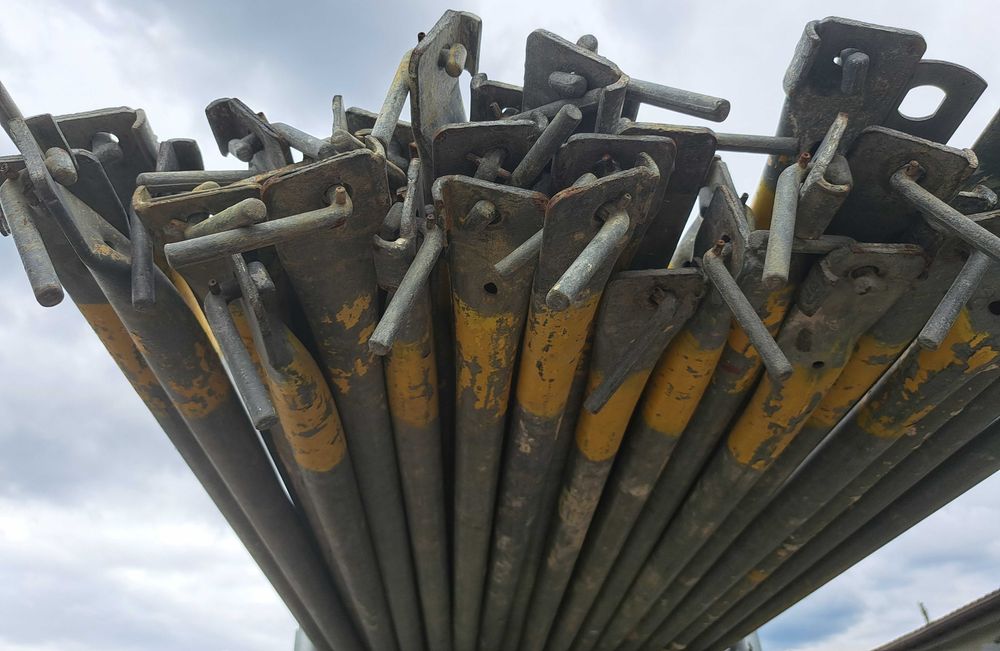 Poręcz do  rusztowania 1,5 m typ RUX , öse /używana  26,00 netto