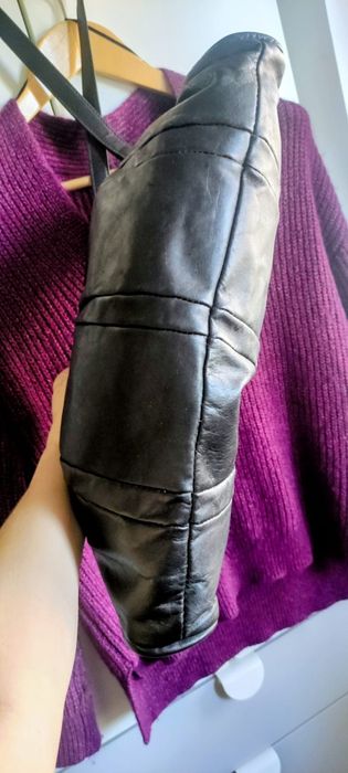 Czarna skórzana torebka under-arm • miękka skóra • elegancka i pojemna