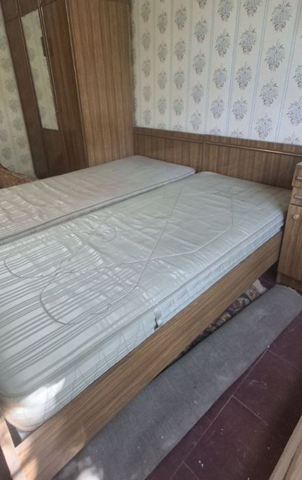 Кровать. Ліжко. Полуторка.