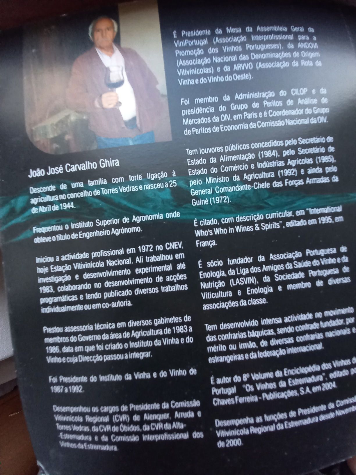 Livro sobre os vinhos da região Oeste Montejunto