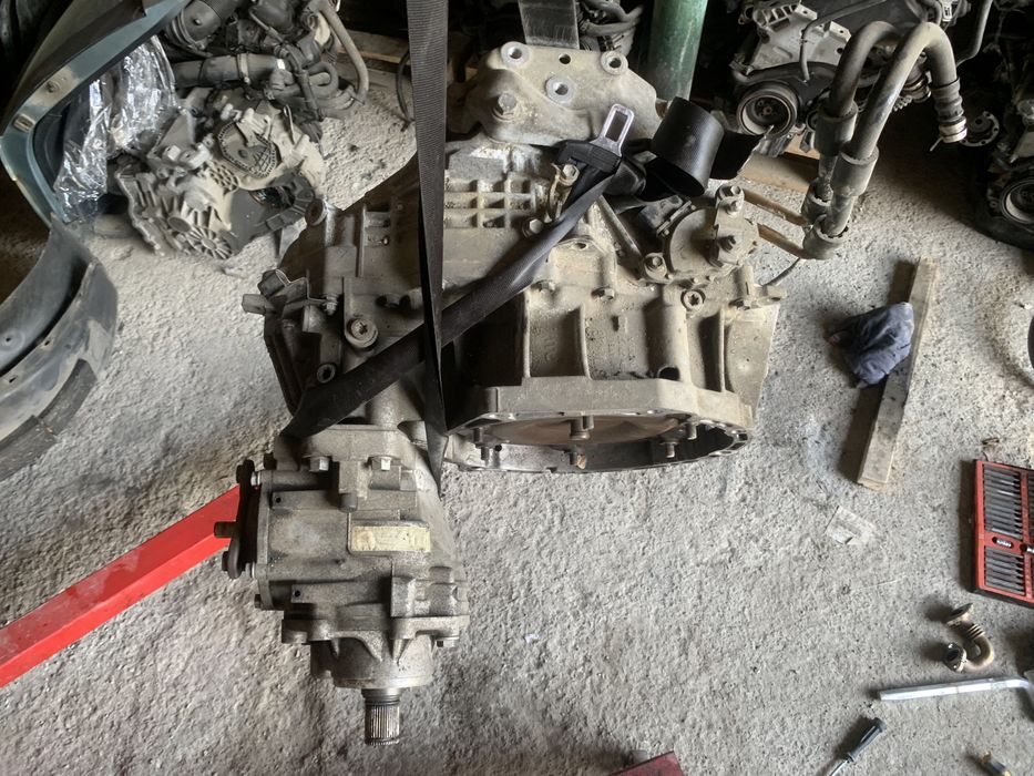 Коробка передач 2.0 Tiguan тигуан Aisin повний привід роздатка