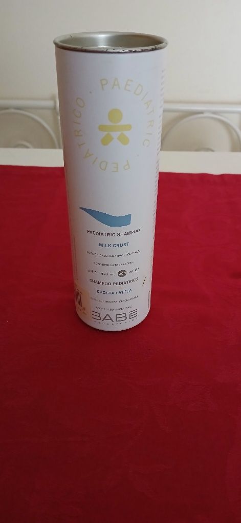 Lata de shampoo Babe, vazia