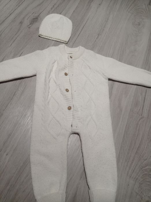 В'язаний теплий чоловічок