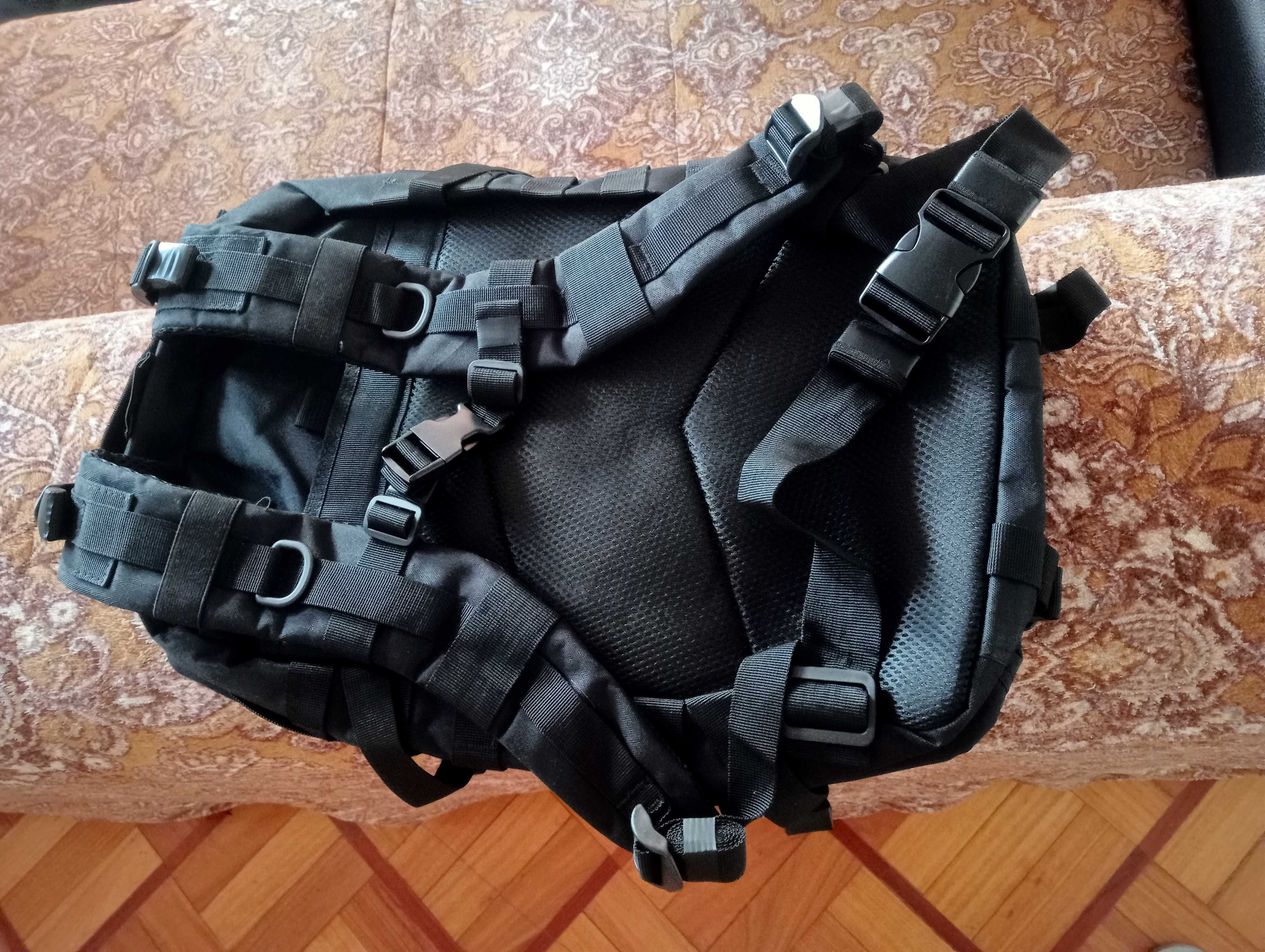 Mochila tactica 50lts preta (Nova)