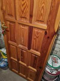 Drzwi wejsciowe drewniane Sosna lakierowana plus zamki GERDA