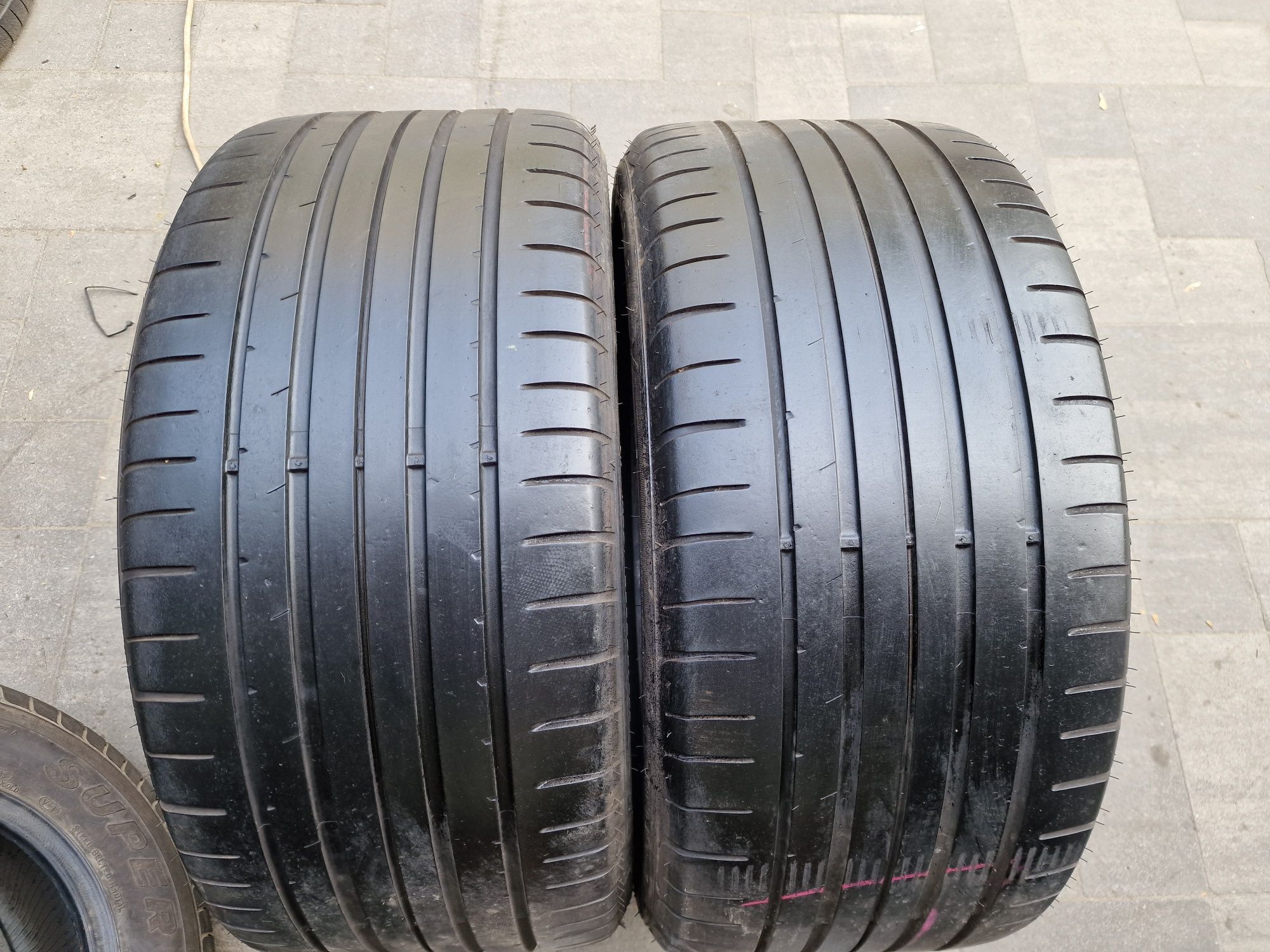Пара летних шин 265/35 R20 Goodyear Eagle