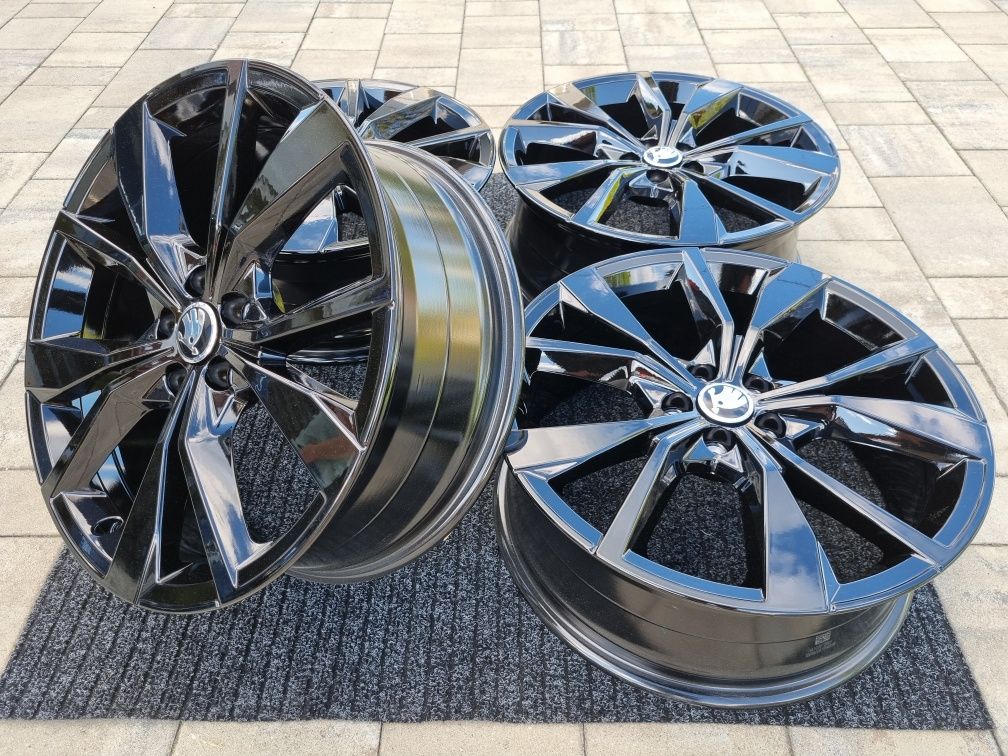 Skoda Kamiq 18 " Felgi aluminiowe nowe 5x100 Rapid Fabia Czarne