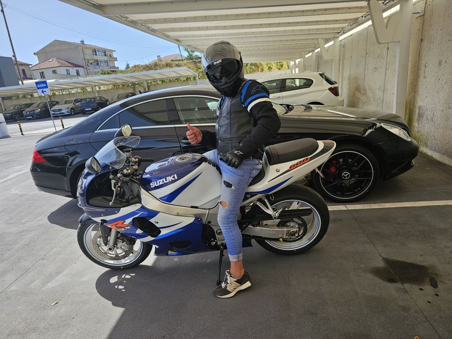 Moto Suzuki 600  como nova