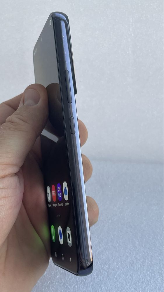 Samsung S22 8/256
