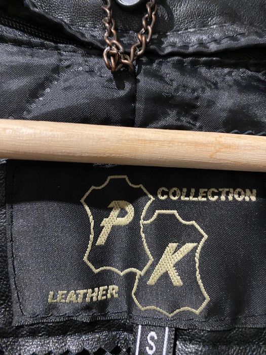 Długa czarna skóra damska