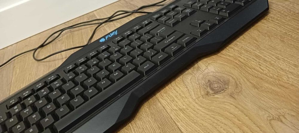 Klawiatura komputerowa przewodowa w bardzo dobrym stanie