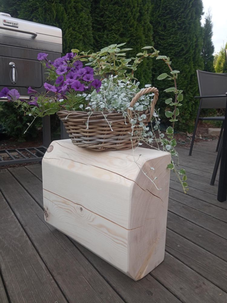 Kwietnik drewniany