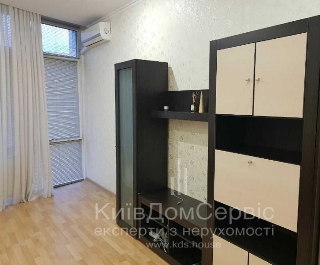 3 кімнатна квартира Дмитрівська 82 Центр площа Перемоги