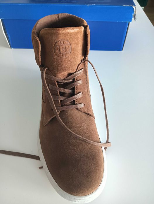 Bota camurça oficial FCPorto por estrear