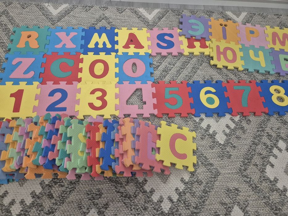 Коврик із пазлів