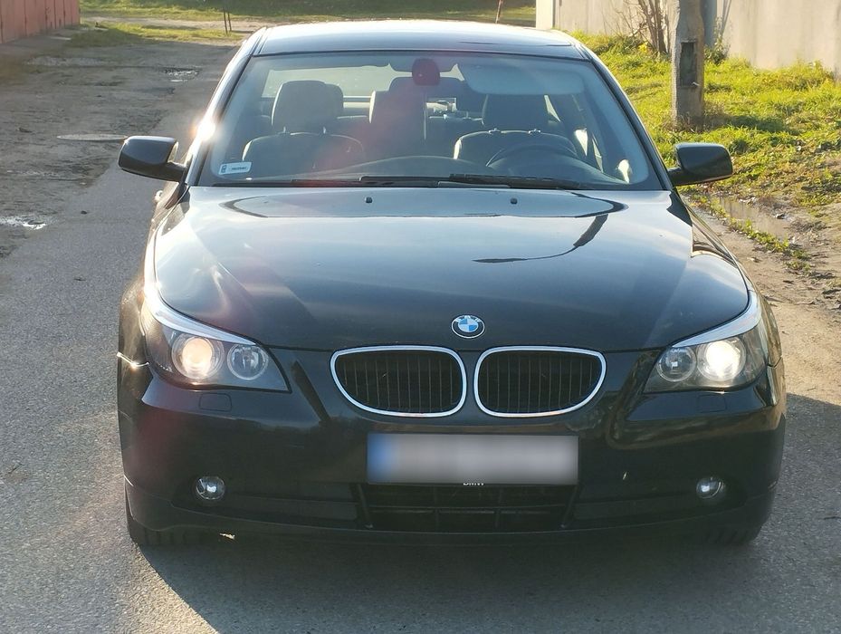 BMW Seria 5 Witam. Sprzedam BMW E60 z 2004r. Silnik benzynowy 2.2 o mocy 170 KM.