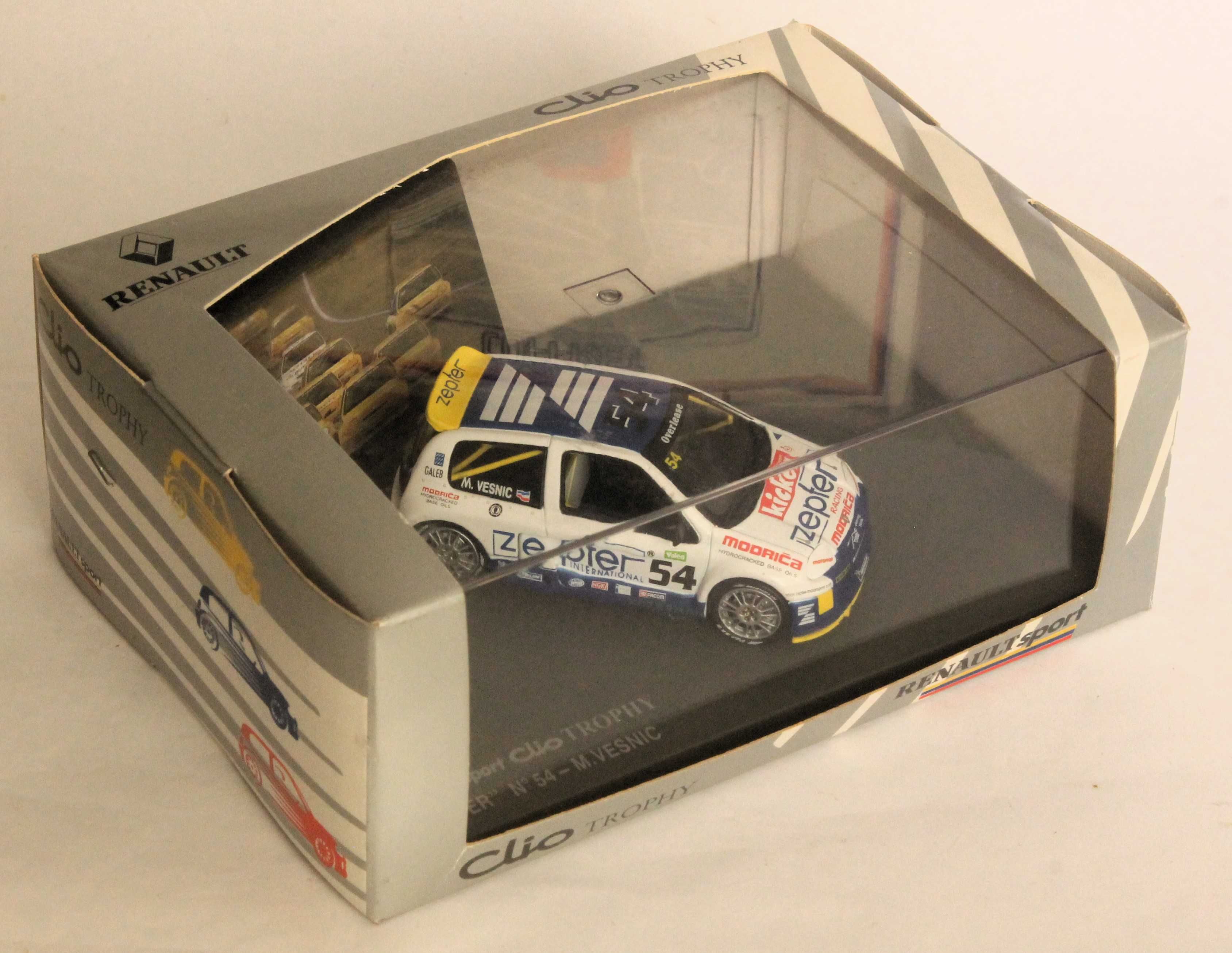 Renault Clio V6 Trophy 1/43 Universal Hobbies c/ caixa