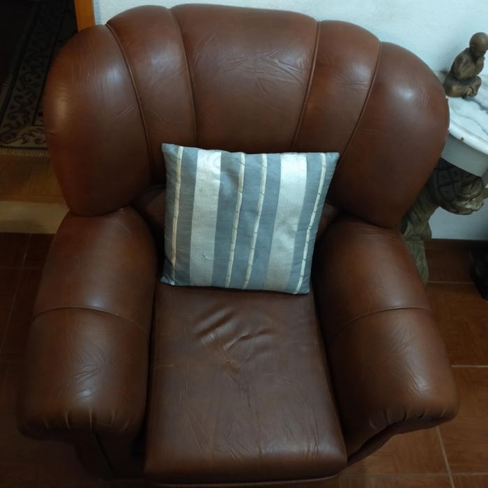 Sofá de 3 lugares + 2 poltronas