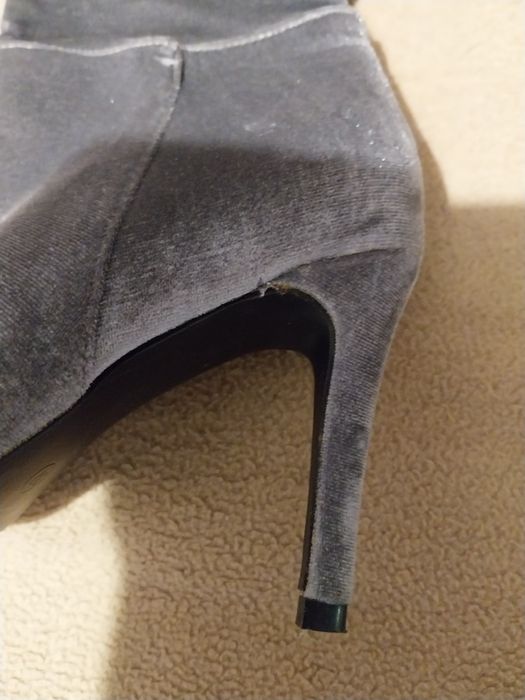 Damskie, na słupku kozaki