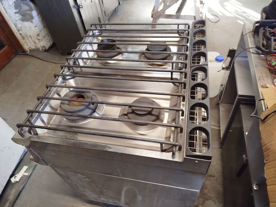 Професійна газова плита .