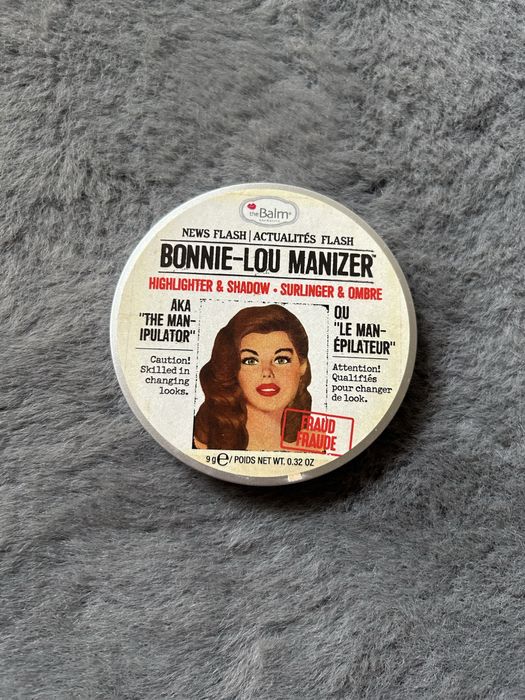 Rozświetlacz The Balm Bonnie Lou-Manzier 9g