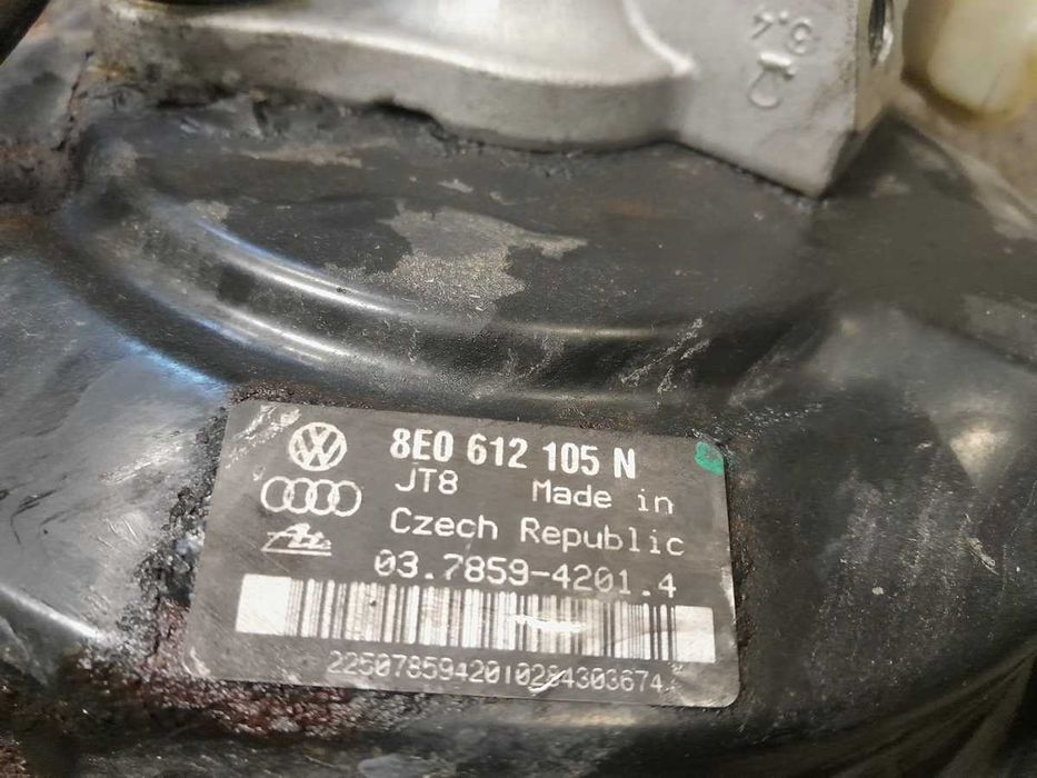 Serwo pompa hamulcowa Audi A4 B6 1.8 Turbo 8E0'612105N