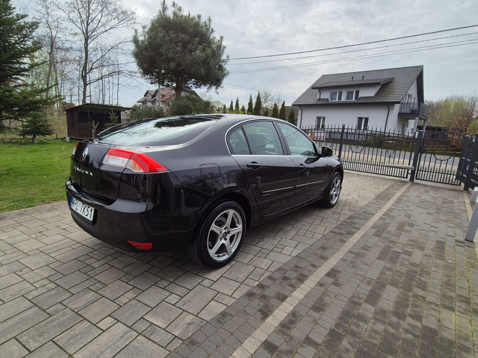 Renault Laguna 2011 · 178 121 km · 1 997 cm3